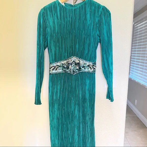 green emerald velvet dress Gianna Gown